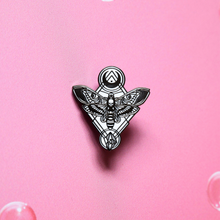 Cargar imagen en el visor de la galería, Death Head Hawk Moth Enamel Pin