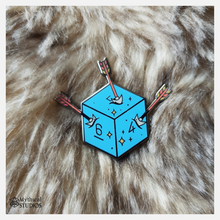 Load image into Gallery viewer, d6 dice & arrows pin