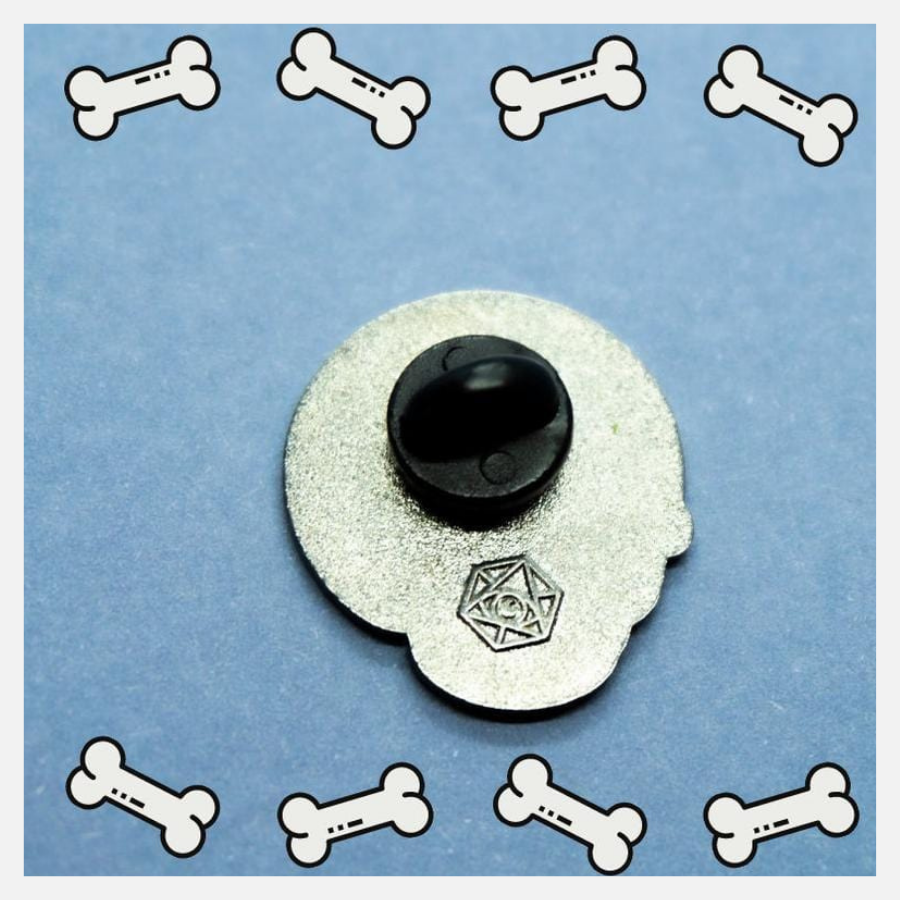 smiles the skull pin