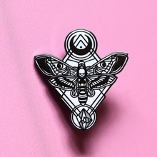 Cargar imagen en el visor de la galería, Death Head Hawk Moth Enamel Pin
