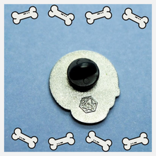 Cargar imagen en el visor de la galería, smiles the skull pin
