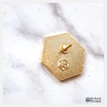 Load image into Gallery viewer, d8- "spirited" pin
